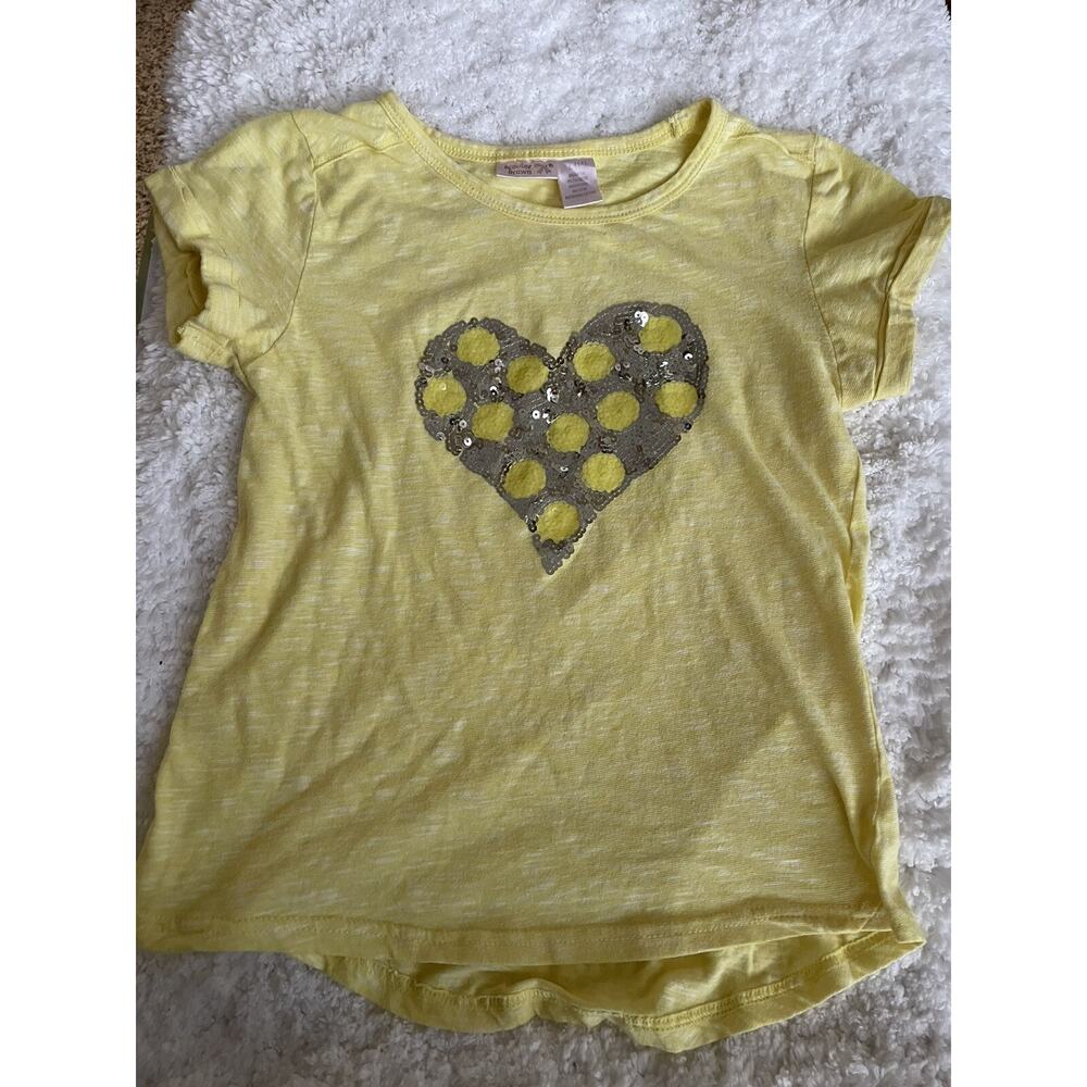 Scooter Brown girls sz. 14 pale yellow sparkle heart design tee. Cute, fun